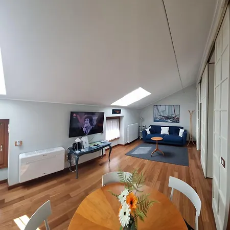 Attic And Garden Apartament