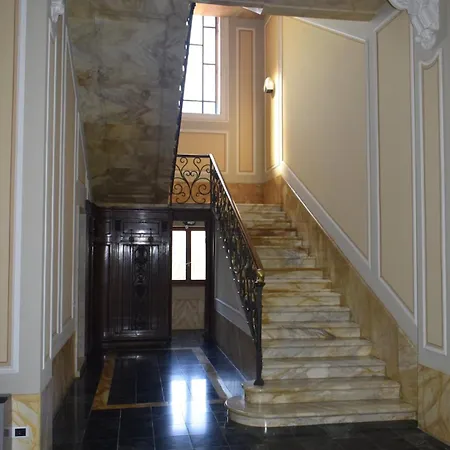 Attic And Garden בלאג'יו