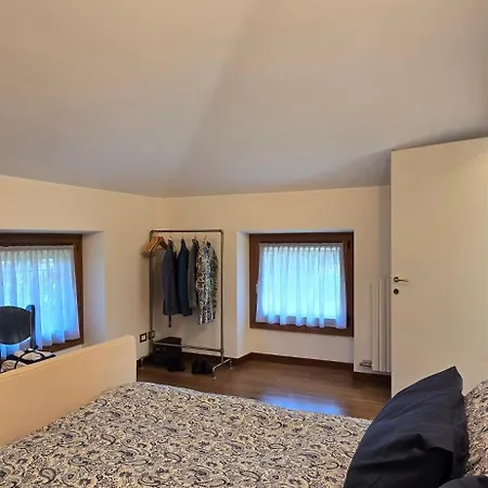 דירה Attic And Garden *